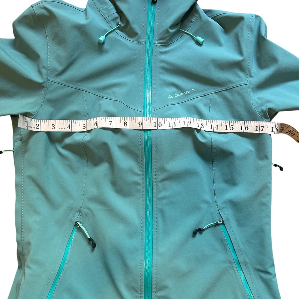 NEW Quechua | MH500 Lightweight Waterproof Hiking Jacket - Picture 12 of 16